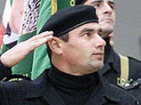 Мовлади Байсаров, в прошлом один из командиров охраны убитого в 2004 году Ахмада Кадырова, ушел со своими людьми из службы безопасности президента, когда ее реформировал Рамзан Кадыров