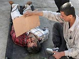 Самый кровавый теракт произошел на центральном рынке Шурджа в Багдаде. От взрыва заминированного автомобиля погибли по меньшей мере 12 иракцев, 25 получили ранения