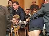 "Лимоновцы" в Петербурге забросали Сергея Миронова яйцами (ФОТО) "Лимоновцы" в Петербурге забросали Сергея Миронова яйцами (ФОТО)