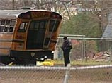 В США школьный автобус упал с эстакады шоссе: трое погибших, более 30 раненых В США школьный автобус упал с эстакады шоссе: трое погибших, более 30 раненых