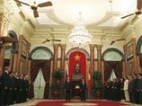 Вслед за этим начался его официальный визит во Вьетнам, который завершился 20 ноября Вслед за этим начался его официальный визит во Вьетнам, который завершился 20 ноября