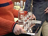 Государство будет выпускать дешевую "народную" водку - 60 рублей за поллитра Государство будет выпускать дешевую "народную" водку - 60 рублей за поллитра