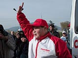 В Грузии 8-летний мальчик протащил по набеpежной микроавтобус с пассажирами В Грузии 8-летний мальчик протащил по набеpежной микроавтобус с пассажирами