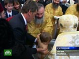 В четверг состоялась церемония крещения младшего сына президента Грузии - Николоза Саакашвили. Крестным отцом ребенка стал президент Украины Виктор Ющенко