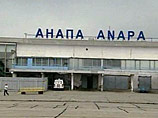 Пассажирский Ту-134, на борту которого находились 53 пассажира и семь членов экипажа, произвел в 09:08 мск в субботу аварийную посадку в аэропорту Анапы