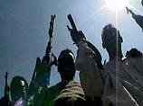 Как говорится в докладе экспертов, оппозиционная группировка Сомали "Союз исламских судов" (СИС) в больших объемах получает современные виды оружия и технику из-за рубежа, в том числе из Ливии, Сирии и Ирана