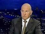 Мэр Москвы предлагает передавать городские деньги на эксплуатацию жилья, минуя ДЭЗы Мэр Москвы предлагает передавать городские деньги на эксплуатацию жилья, минуя ДЭЗы