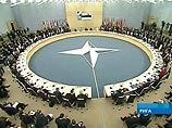 В НАТО считают, что России не стоит тратить деньги на оборону от Альянса В НАТО считают, что России не стоит тратить деньги на оборону от Альянса