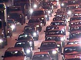 В столице вновь образовались гигантские пробки на дорогах В столице вновь образовались гигантские пробки на дорогах