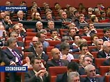 На него съехались более 500 делегатов и почти 2,5 тыс. гостей, в том числе представители 19 самых разных зарубежных партий, том числе, Компартии Китая и Республиканской партии США На него съехались более 500 делегатов и почти 2,5 тыс. гостей, в том числе представители 19 самых разных зарубежных партий, том числе, Компартии Китая и Республиканской партии США