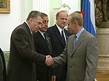 На встрече Путина с представителями политпартий ожидается спор по экстремизму На встрече Путина с представителями политпартий ожидается спор по экстремизму