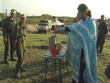 Алексий II призывает законодательно оформить в стране институт военного духовенства Алексий II призывает законодательно оформить в стране институт военного духовенства