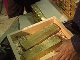 На фоне падающего доллара золотовалютные резервы ЦБ достигли нового рекорда - 290 млрд долларов На фоне падающего доллара золотовалютные резервы ЦБ достигли нового рекорда - 290 млрд долларов