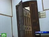 Суд Советского района Томска в минувшую пятницу избрал заключение под стражу в качестве меры пресечения для мэра города Макарова, задержанного 6 декабря 2006 года по подозрению в злоупотреблении служебными полномочиями и пособничестве в вымогательстве