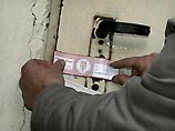 Менцель сообщил, что в ходе обыска в гамбургской квартире бывшей жены Ковтуна и в доме ее матери обнаружены следы полония-210 Менцель сообщил, что в ходе обыска в гамбургской квартире бывшей жены Ковтуна и в доме ее матери обнаружены следы полония-210