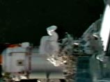 Пара астронавтов успешно завершила выход в открытый космос, смонтировав солнечные батареи