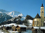 В настоящий момент на 90% крупных горных курортов в Альпах достаточный снежный покров держится в среднем 100 дней в году