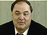 Прежний президент Хазрет Совмен заменил в свое время прежнюю администрацию, состоявшую из кабардинцев и абадзинцев, на соплеменников-шапсугов и русских, которых он взял на своем предыдущем месте работы Прежний президент Хазрет Совмен заменил в свое время прежнюю администрацию, состоявшую из кабардинцев и абадзинцев, на соплеменников-шапсугов и русских, которых он взял на своем предыдущем месте работы