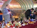 Корпоративная новогодняя вечеринка редко проходит без инцидентов: после напряженного трудового года некоторые спешат расслабиться сверх меры Корпоративная новогодняя вечеринка редко проходит без инцидентов: после напряженного трудового года некоторые спешат расслабиться сверх меры