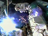 Астронавты, работавшие за бортом МКС, досрочно завершили выход в открытый космос