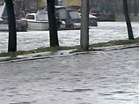 В Петербурге из-за шквалистого ветра уровень воды в Неве поднялся почти на 2 метра В Петербурге из-за шквалистого ветра уровень воды в Неве поднялся почти на 2 метра