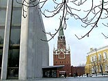 Первый солнечный день за почти полуторамесячный период наступил в Москве. С самого утра плотные низкие облака наконец-то расступились, уступив место тонким облакам среднего и высокого яруса, которые хорошо пропускают свет Первый солнечный день за почти полуторамесячный период наступил в Москве. С самого утра плотные низкие облака наконец-то расступились, уступив место тонким облакам среднего и высокого яруса, которые хорошо пропускают свет