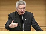 Премьер-министр Киргизии Феликс Кулов объявил об отставке своего правительства