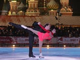 Звезды мирового фигурного катания выступили на Красной площади Звезды мирового фигурного катания выступили на Красной площади