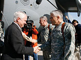 Министр обороны, только что вступивший в должность, едет в Ирак, чтобы помочь президенту США Джорджу Бушу сформировать новую стратегию в отношении этого государства