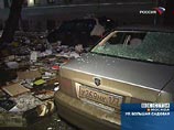 На припаркованные автомобили полетели экспонаты музея, документы, оргтехника, мебель. Руководство музея вызвало милицию На припаркованные автомобили полетели экспонаты музея, документы, оргтехника, мебель. Руководство музея вызвало милицию