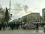 В центре Черкесска проходит спецоперация по задержанию ваххабитов: экстремисты из банды Ачмеза Гочияева засели в квартире на четвертом этаже жилой пятиэтажки и отстреливаются В центре Черкесска проходит спецоперация по задержанию ваххабитов: экстремисты из банды Ачмеза Гочияева засели в квартире на четвертом этаже жилой пятиэтажки и отстреливаются
