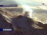 Мощное извержение вулкана на Камчатке: пеплом засыпало поселок Ключи 