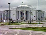 Внеочередное XVIII заседание Халк Маслахаты (Народный Совет - высший представительный орган Туркмении) пройдет во Дворце Рухыет Туркменбаши в Ашхабаде во вторник