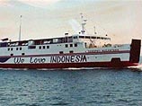 У берегов Индонезии идут поиски погибших с затонувшего парома