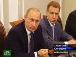 В 2006 году президент РФ подписал 428 указов о награждении и девять о помиловании