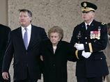 Проститься с бывшим президентом США Джеральдом Фордом пришли 60 тысяч американцев Проститься с бывшим президентом США Джеральдом Фордом пришли 60 тысяч американцев