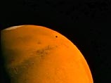 Исследователь предполагает, что на Марсе живут микробы, которые используют смесь воды и перекиси водорода в качестве внутренней жидкости. Такая смесь помогает им выживать в неблагоприятных марсианских условиях