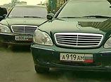 В минувшую пятницу Госдума приняла закон, который предусматривает отказ от оборудования автомобилей членов обеих палат Федерального Собрания РФ особыми государственными регистрационными - так называемыми "флажковыми" - знаками