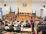Согласно новому основному закону Киргизии, президент получает право назначать губернаторов областей и руководителей районов, а также назначать и освобождать от должности руководителей правоохранительных и силовых министерств