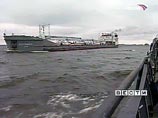 На Камчатке сухогруз получил пробоину, сев на мель. Жертв нет На Камчатке сухогруз получил пробоину, сев на мель. Жертв нет