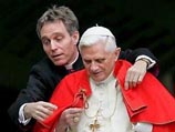 Личный секретарь Бенедикта XVI вдохновил "Версаче"
