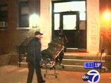 В США сын скульптора взял в заложники членов своей семьи и убил отца В США сын скульптора взял в заложники членов своей семьи и убил отца