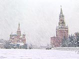 Между тем директор Гидрометцентра России Роман Вильфанд в четверг пообещал, что в субботу в Центральную Россию  придет традиционная зима