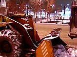 Московские власти заявляют, что делают все возможное для уборки дорог от снега