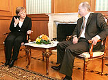 Накануне в Сочи прошли переговоры президента России Владимира Путина и канцлера ФРГ Ангелы Меркель