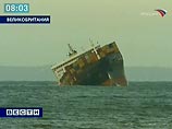 Как передает SkyNews, на борту судна было примерно 2400 контейнеров, и в результате аварии по меньшей мере 200 из них оказались за бортом Как передает SkyNews, на борту судна было примерно 2400 контейнеров, и в результате аварии по меньшей мере 200 из них оказались за бортом