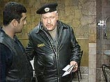 По его словам, правоохранительные органы совместно с городскими властями должны выйти с инициативой существенно ужесточить действующее законодательство. "Я задаю вопрос - в Сингапуре нет наркомании. Давайте сделаем также", - сказал Лужков По его словам, правоохранительные органы совместно с городскими властями должны выйти с инициативой существенно ужесточить действующее законодательство. "Я задаю вопрос - в Сингапуре нет наркомании. Давайте сделаем также", - сказал Лужков