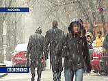 Сильный снегопад в Москве: столичные аэропорты работают по "фактической погоде"
