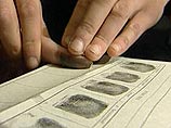 В качестве одной из конкретных мер, как передает ВВС, называют введение идентификационных карт, а также снятие отпечатков пальцев у приезжих