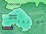 Столица Южной Осетии в ночь на воскресенье подверглась обстрелу, ранены три человека